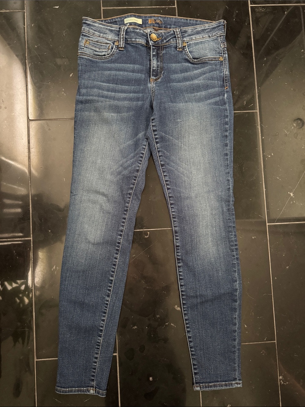Kut from the Kloth Medium Blue Skinny Jeans with Fading